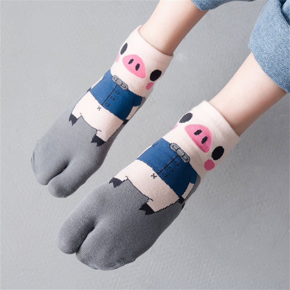 Cute Cartoon Pig Patterned Two-Toe Short Ankle Cotton Socks - myfunfarm