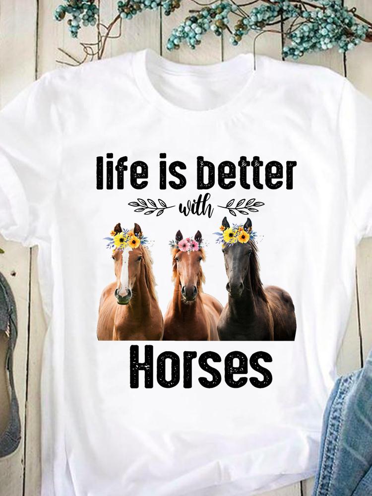 Just a girl who loves horses -Women T Shirt - myfunfarm